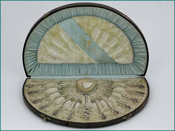 Zilveren petitfourset in etui 1858-1905-0