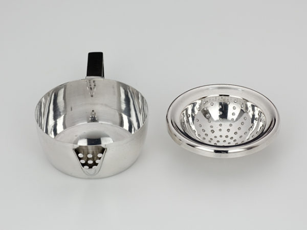 Zilveren zeef met ebbenhouten handvat-9832