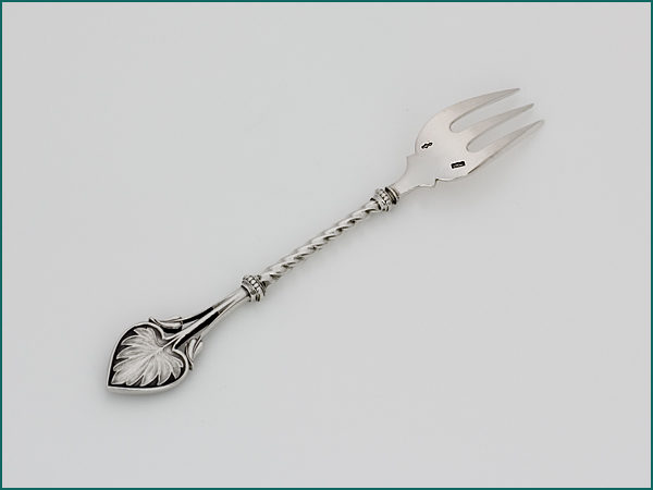 12 zilveren petitfourvorkjes 1858-1905 in etui-8643