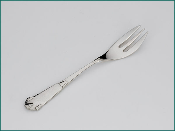 12 zilveren taartvorken met gehamerde steel 1924-1943-8754