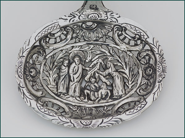 Zilveren suikerstrooilepel 1779-1811-9556