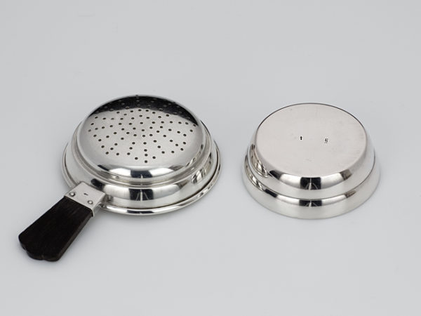 Zilveren theezeef met ebbenhouten greep-9746