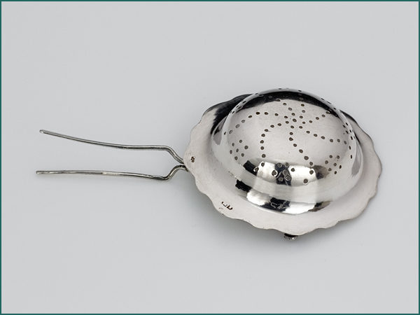 Zilveren tuitzeefje met gravering ca. 1875-6446