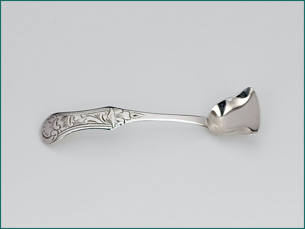 Zilveren specerijschepje met gravering uit 1849-8214