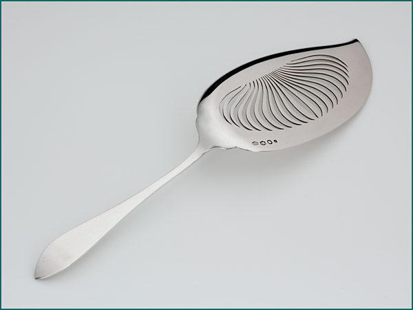 Zilveren puntfilet visdienschep uit 1934-7089