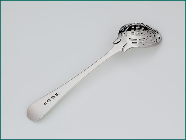 Zilveren dubbelrond natfruitlepeltje uit 1915-8244