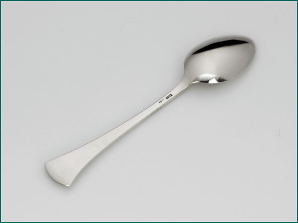 12 zilveren mokkalepels in etui 1906-1924-9009