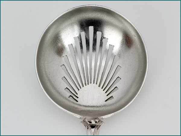 Zilveren natfruit/strooilepel uit 1919-7546