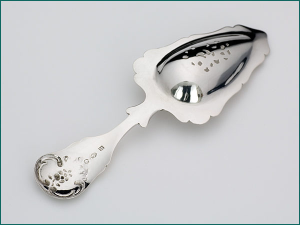 Zilveren natfruitschep met gravering uit 1861-3867