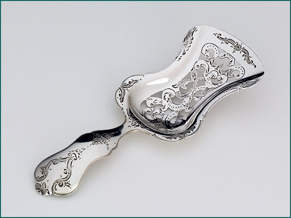 Zilveren natfruitschepje met gravering 1866-0