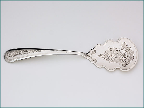 Zilveren pasteischep met gravering uit 1882-7562