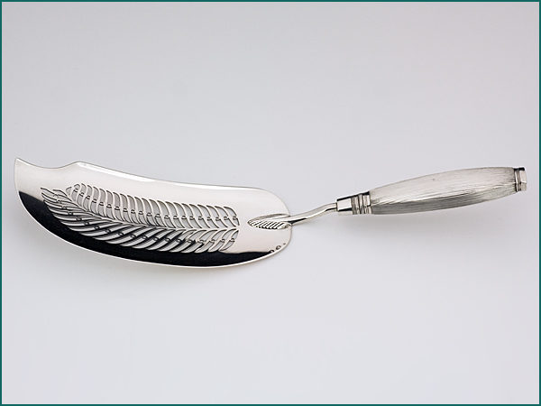 Zilveren visdienschep uit 1835-5580