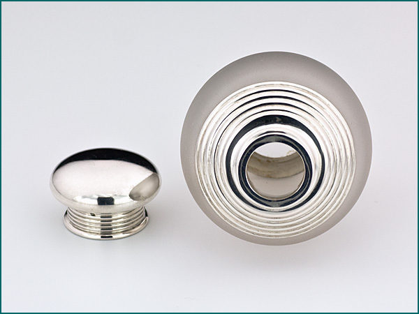 Matglazen theebus met zilveren dop en montuur 1858-1905-7551