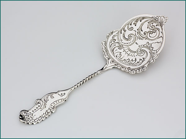 Zilveren petitfourschep met gravering uit 1898-0