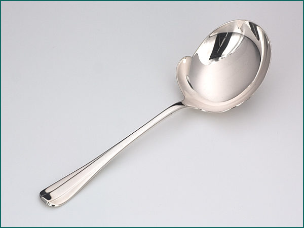 Zilveren aardappellepel ontwerp Christa Ehrlich uit 1947-0