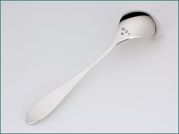 Zilveren puntfilet compotelepel uit 1918-4841