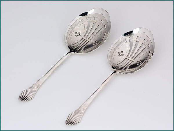 Zilveren natfruitlepel model waaier uit 1911-0