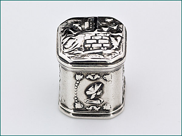 Zilveren loddereindoosje uit 1789-0