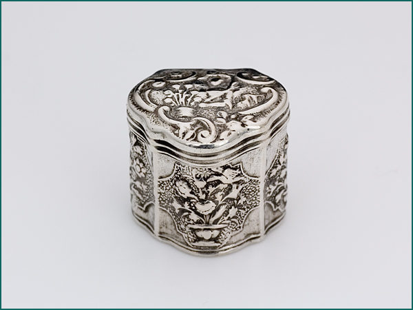 Zilveren loddereindoosje uit 1778-0