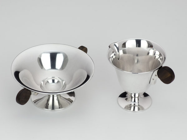 Zilveren roomstel op blad-10936