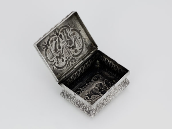 Zilveren snuifdoos uit 1803-10909