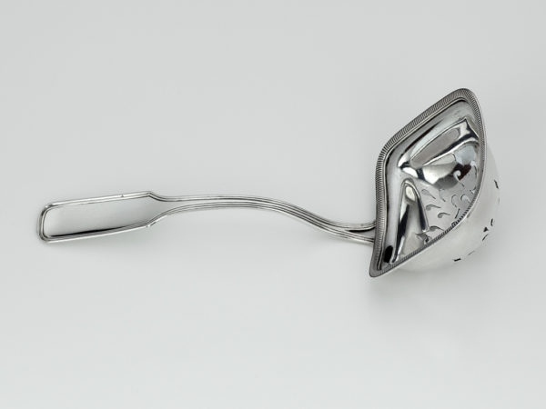 Zilveren suikerstrooilepel uit 1832 -11487