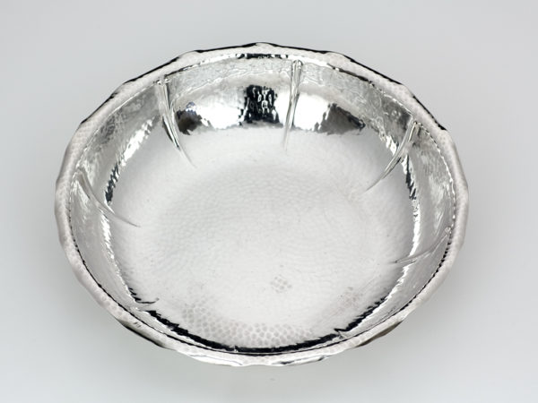 Zilveren gehamerde schaal uit 1926-11681