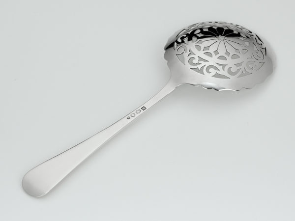 Zilveren Haags lofje natfruitlepel uit 1925-12090