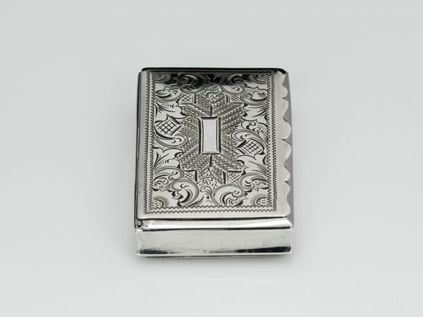 Zilveren snuifdoosje met gravering uit 1855-12238