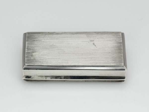 Zilveren snuifdoosje met gravering uit 1855-12240