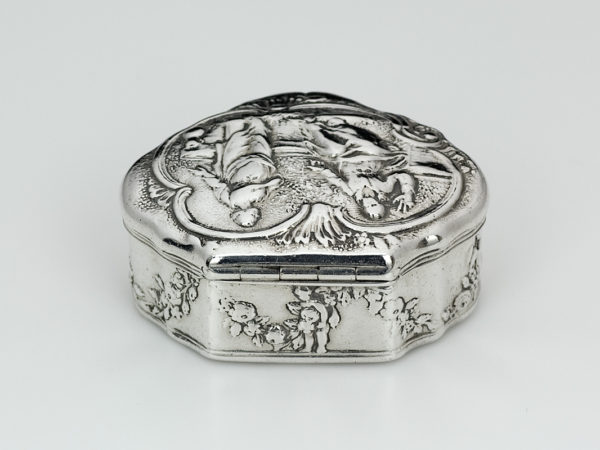 Zilveren snuifdoos uit 1779-12546