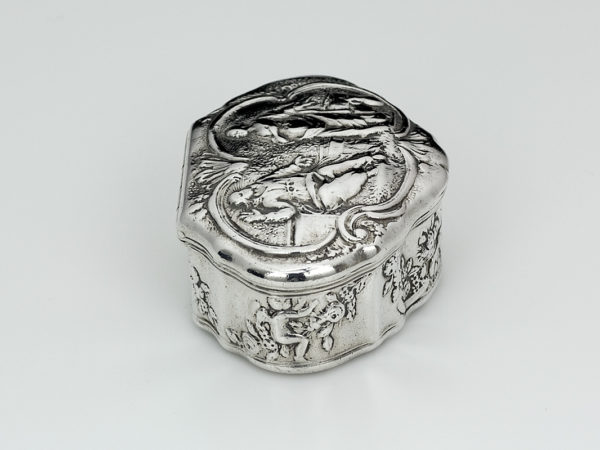Zilveren snuifdoos uit 1779-12548