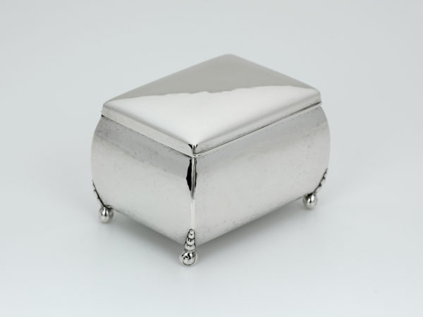 Zilveren gehamerde trommel op pootjes-12679