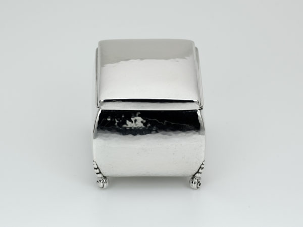 Zilveren gehamerde trommel op pootjes-12681