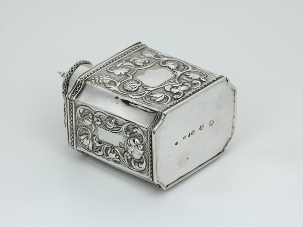 Zilveren theebus uit 1722 (Haarlem)-12894