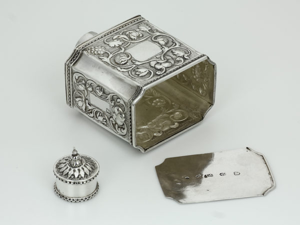 Zilveren theebus uit 1722 (Haarlem)-12891