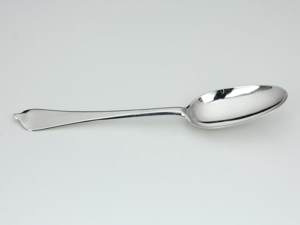 Zilveren dinerlepel uit 1733 (Haarlem)-12978