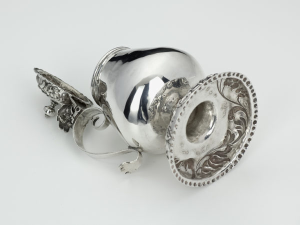 Zilveren mosterdpot uit 1711-13240