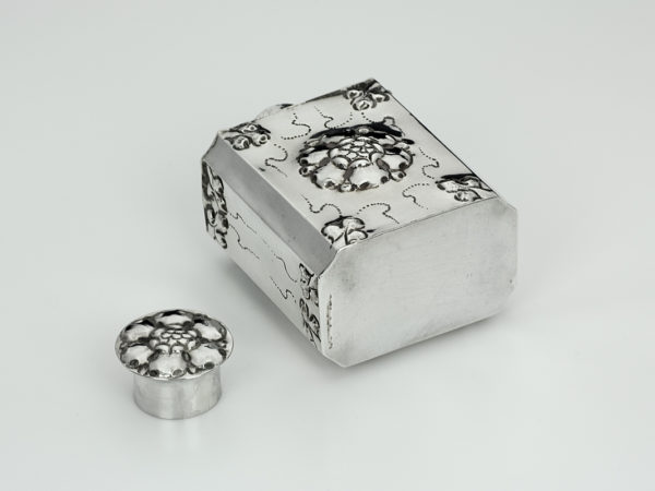 Zilveren theebus uit 1725 (Rotterdam)-13249