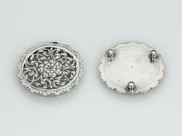 Zilveren muskusdoosje 1e kwart 18e Eeuw-13365