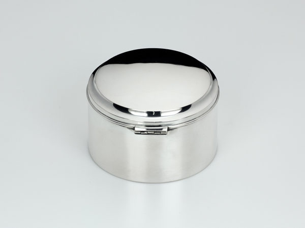 Zilveren bolletjes/snoeptrommel uit 1919-13441