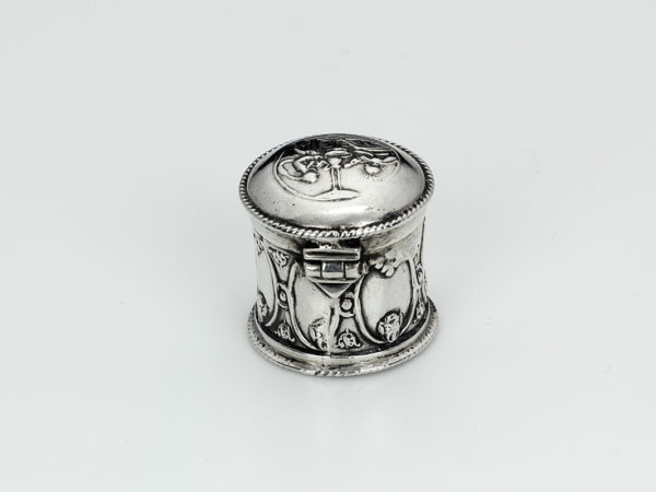 Zilveren loddereindoosje uit 1737-13688