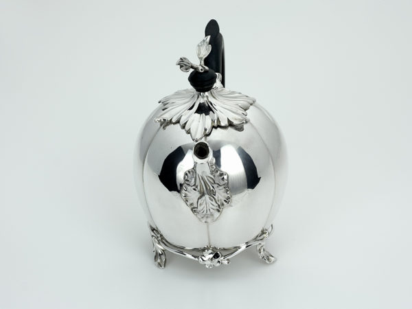 Zilveren theepot uit 1769 (Den Haag)-13837