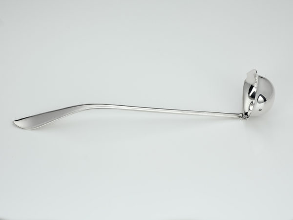 Zilveren puntfilet punch/bowllepel uit 1928-13751