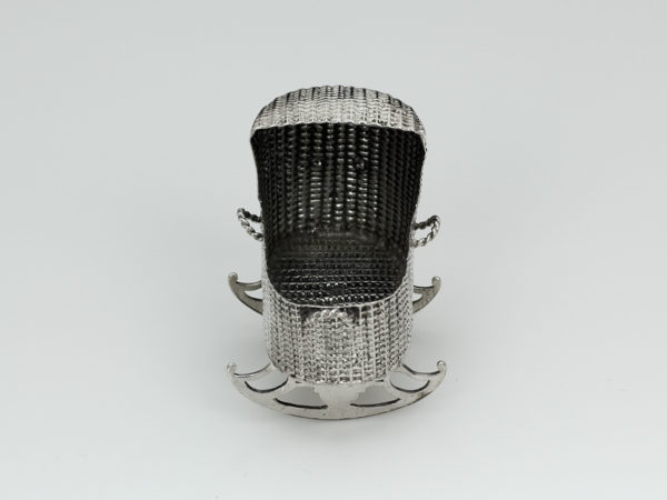 Zilveren miniatuur schommelwieg uit 1781-14091
