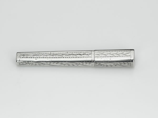 Zilveren naaldenkoker met gravering 1795-1810-14858