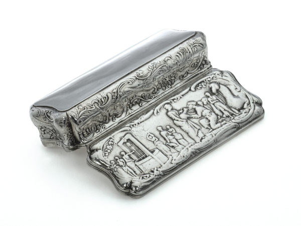 Zilveren tabaksdoos uit 1791 (Gouda)-15325