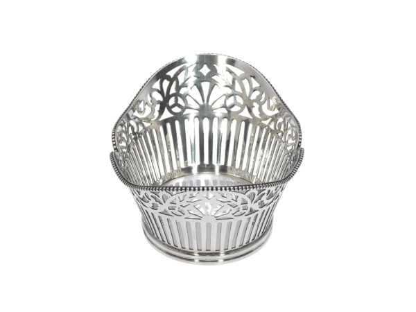 Zilveren bonbonmandje met parelrand uit 1934-15431