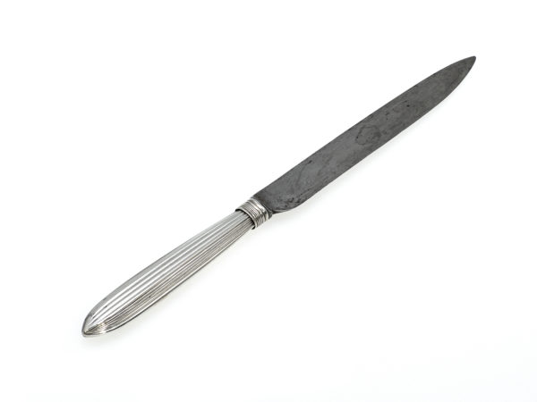 9 messen met zilveren geribd heft uit 1807-15440