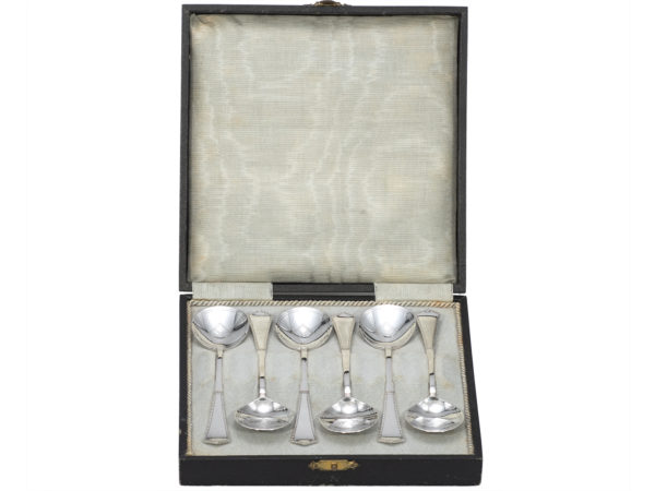 6 zilveren ijslepels met gravering 1906-1924